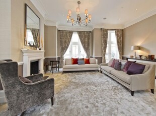 Detached house to rent in Palace Court, London W2
