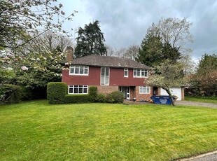 Detached house to rent in The Glade, West Byfleet, Surrey KT14