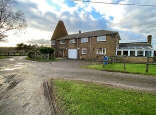 Detached house to rent in Wormdale Hill, Newington, Sittingbourne ME9