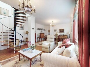 Flat for sale in Avenue Close, Avenue Road, St John's Wood, London NW8