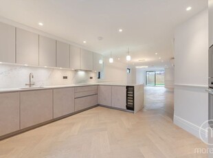 Flat for sale in Jonah Court, Temple Fortune Lane NW11