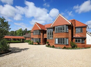 Flat for sale in Woodchester Park, Knotty Green HP9