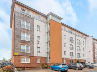 Flat to rent in Albion Gardens, Easter Road, Edinburgh EH7