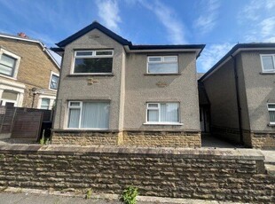 Flat to rent in Balmoral Road, Morecambe LA3