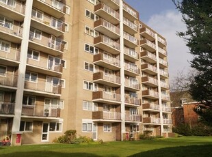 Flat to rent in Bourne Pines, - Christchurch Road, Bournemouth BH1