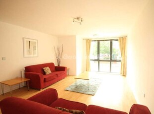 Flat to rent in City South, City Road East, Southern Gateway M15