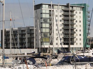 Flat to rent in East Quay House West, Sutton Harbour, Plymouth PL4