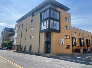 Flat to rent in Empire Way, Cardiff CF11