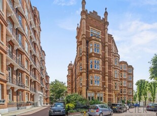Flat to rent in Hyde Park Gate, South Kensington SW7