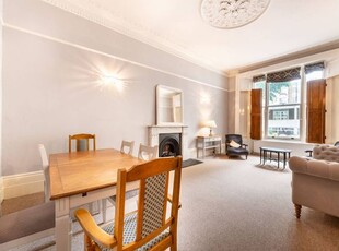 Flat to rent in Linden Gardens, Notting Hill Gate, London W2