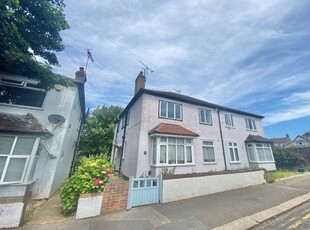 Flat to rent in Maldon Road, Southend-On-Sea SS2