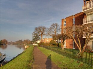 Flat to rent in Nutbourne Court, Riverside Road, Staines-Upon-Thames, Surrey TW18