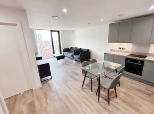 Flat to rent in Oxygen Tower, Store Street, Manchester M1