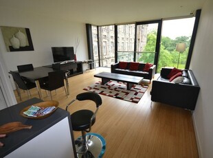Flat to rent in Simpson Loan, Central, Edinburgh EH3