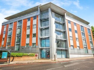 Flat to rent in St. Catherines Court, Rochester ME1