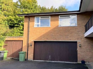 Flat to rent in The Flat Peregrine House, Guildford Road, Fetcham KT22