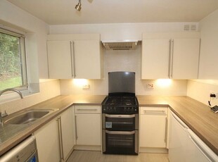 Flat to rent in Two Bedroom Apartment, Shenley Road HP2