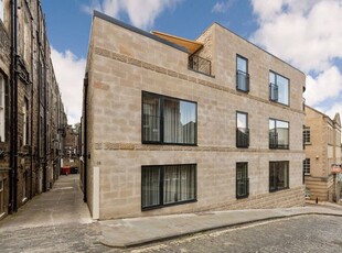 Flat to rent in Union Street, Broughton, Edinburgh EH1