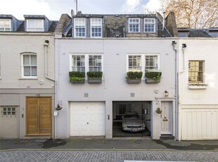 Maisonette to rent in Devonshire Mews South, London W1G