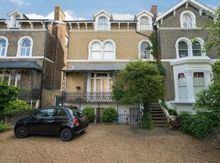 Semi-detached House for sale - Kidbrooke Park Road, London, SE3