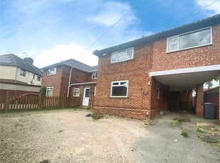 Semi-detached house to rent in Tomkinson Road, Nuneaton, Warwickshire CV10