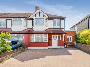 Sherwood Park Road, Mitcham - 4 bedroom end of terrace house
