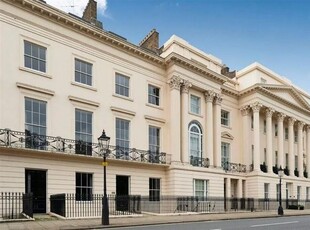 Terraced house to rent in 11 Cornwall Terrace, London, Greater London NW1