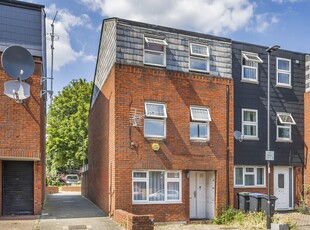 Whitmore Close, London - 3 bedroom end of terrace house