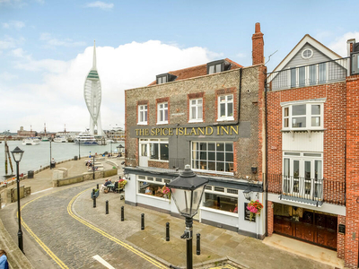 2 bedroom town house for sale in Old Portsmouth, Hampshire, PO1