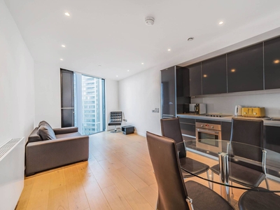 Flat in Strata, Elephant and Castle, SE1