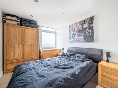 Flat in Woodchester Square, Little Venice, W2