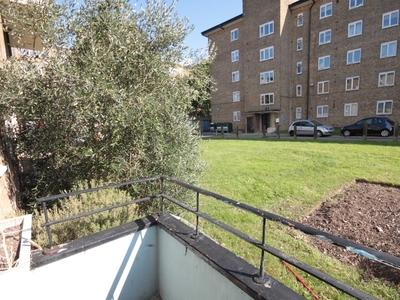 Maisonette to rent - Lawn Terrace, Blackheath, SE3