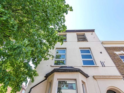 2 bedroom flat for sale London, E10 5EP