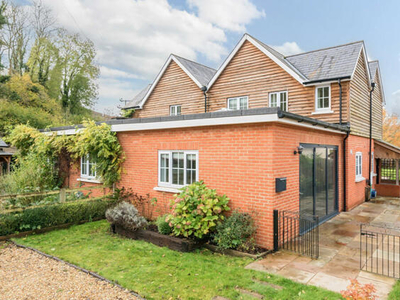3 Bedroom Semi-detached House For Sale In Whitchurch, Hampshire