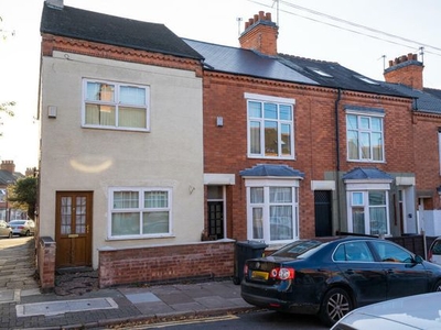 3 bedroom terraced house for sale Leicester, LE2 1YH
