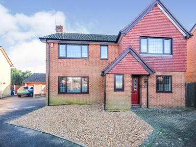 7 bedroom detached house for rent in Smithson Close, Poole, BH12