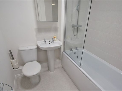 Flat to rent in Anglian Way, Coventry CV3
