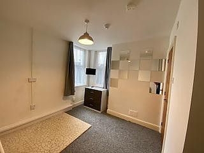 Shared accommodation to rent in Court Road, Wolverhampton WV6