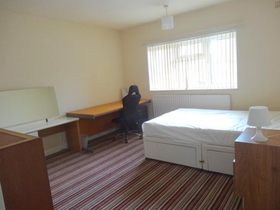 Room to rent in John Rous Avenue, Coventry, West Midlands CV4
