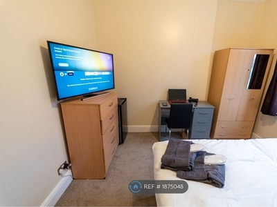 Room to rent in Salisbury Road Room 7!, Moseley, Birmingham B13