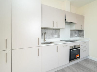 2 Bedroom Apartment For Sale In Cheam