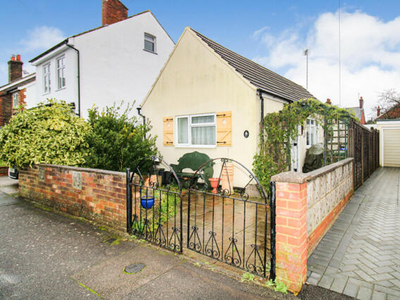 2 Bedroom Detached House For Sale In Farnborough