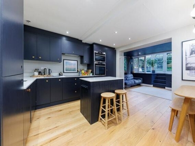 2 Bedroom Flat For Sale In Chiswick, London