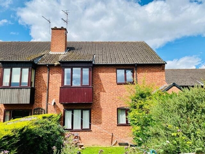 2 Bedroom Flat For Sale In Three Elms, Hereford