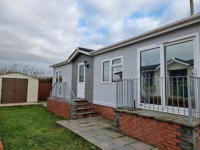 2 Bedroom Mobile Home For Sale In St. Athan, Barry