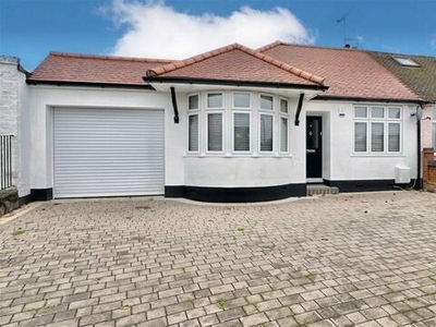 2 Bedroom Semi-detached Bungalow For Sale In Chingford