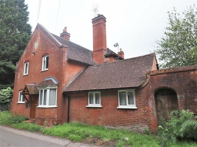 3 Bedroom Cottage For Sale In Blackwater, Camberley