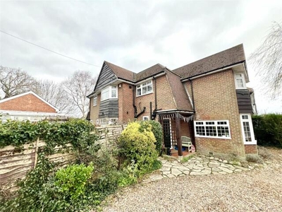 3 Bedroom Detached House For Sale In Christchurch