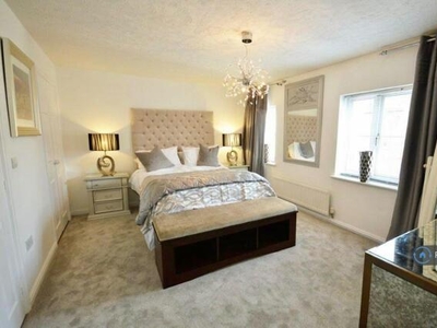3 Bedroom Semi-detached House For Rent In West Midlands