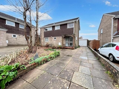 4 Bedroom Detached House For Sale In Barry